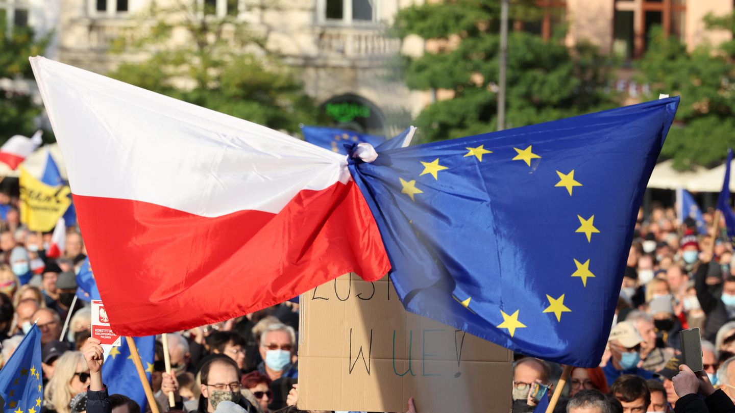 Change in Poland, but difficult tasks await the election winners