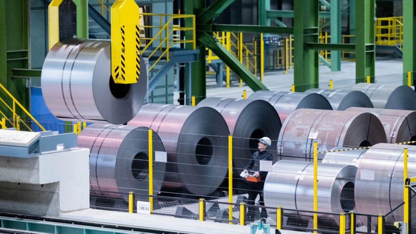 Stahlcoilsin der Thyssenkrupp-Westfalenhütte: Im Streit zwischen den USA und der EU über Sonderzölle auf Stahl und Aluminium gib