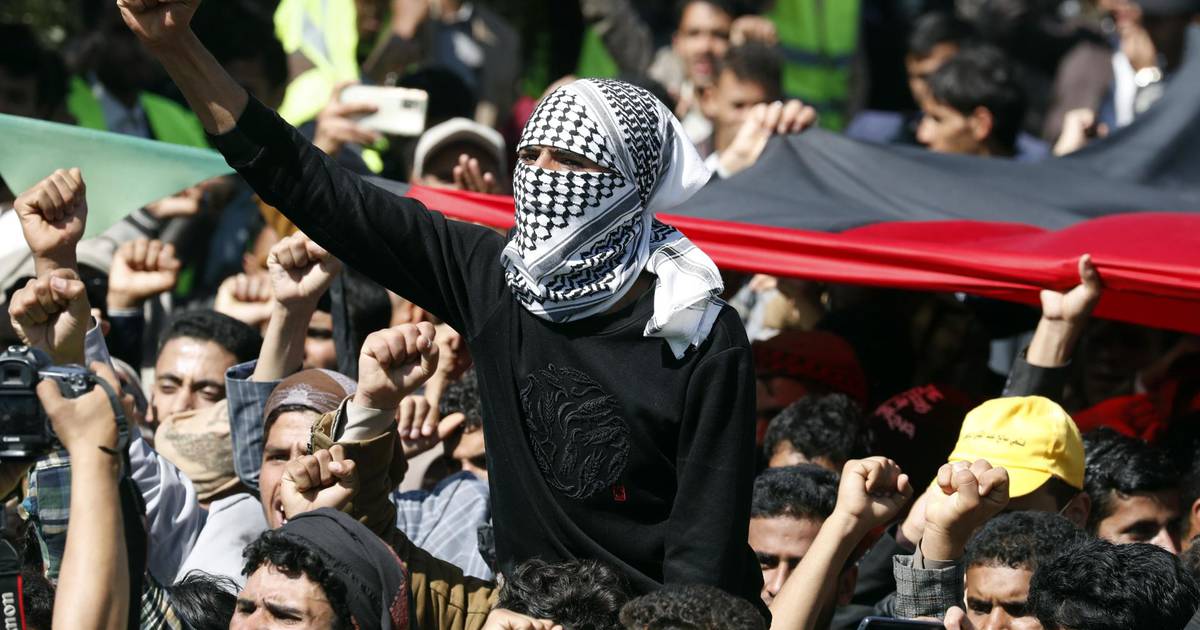 Houthis respond to the US: 'Terrorists are those who support Israel's genocide in Gaza'