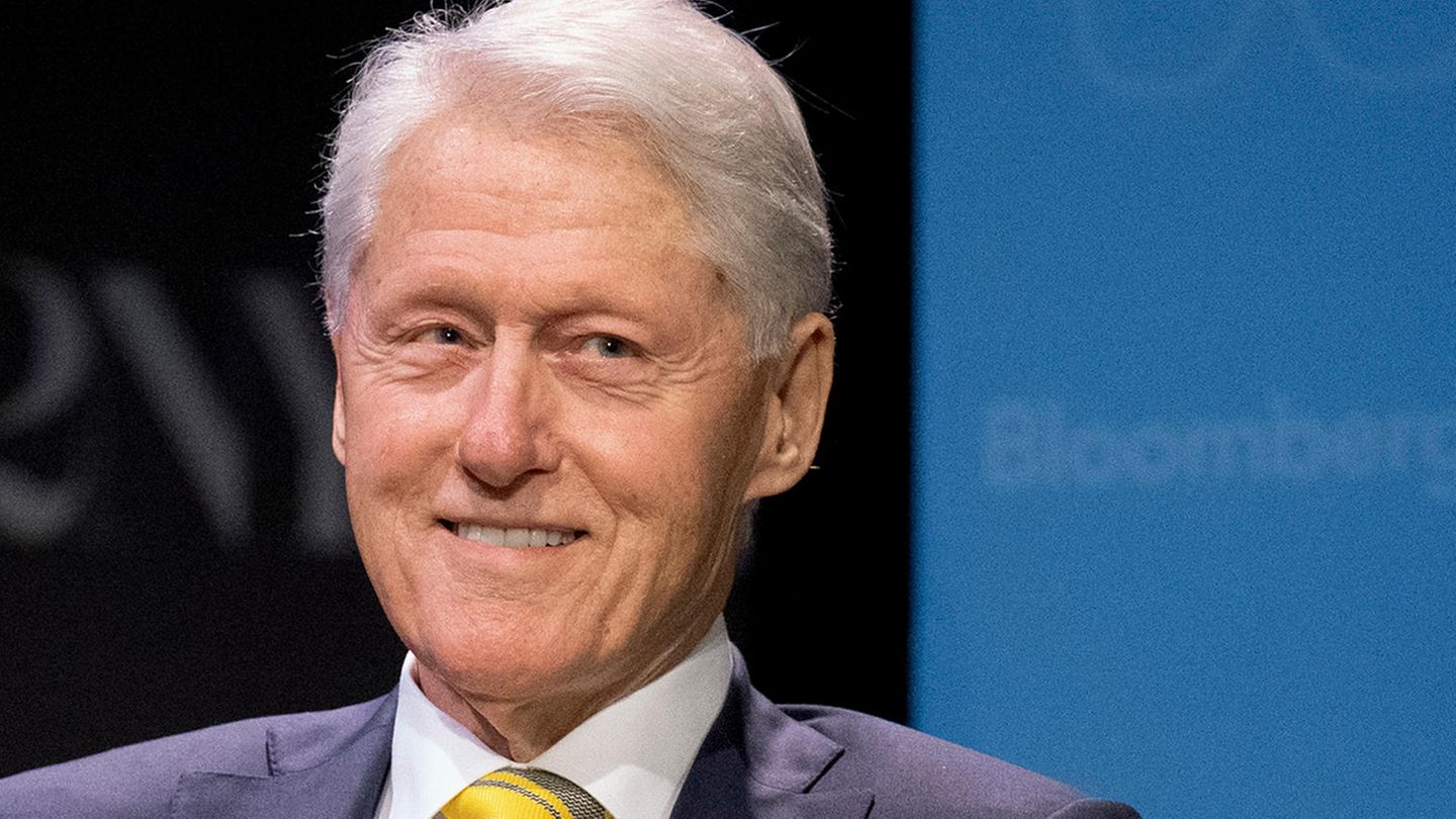 Bill Clintons Name fällt in den Epstein-Dokumenten mehr als 70 Mal