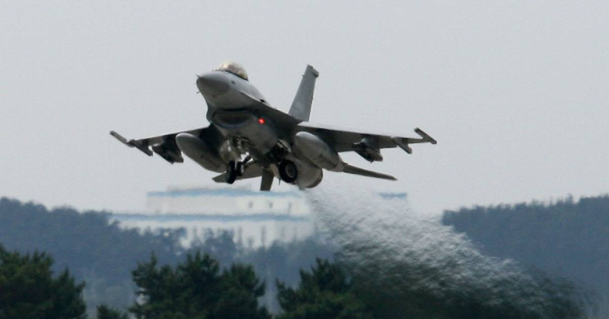 US fighter plane crashes in South Korea after suffering 'in-flight emergency'