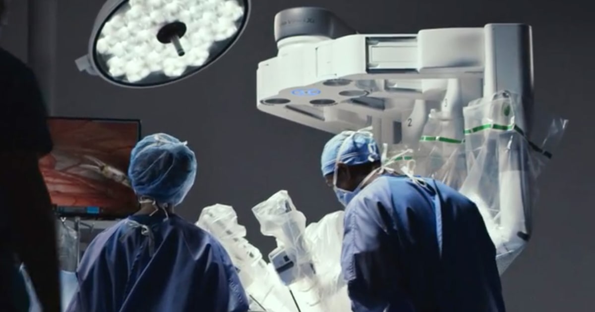 Robotic device burned woman's small intestine during surgery, lawsuit claims