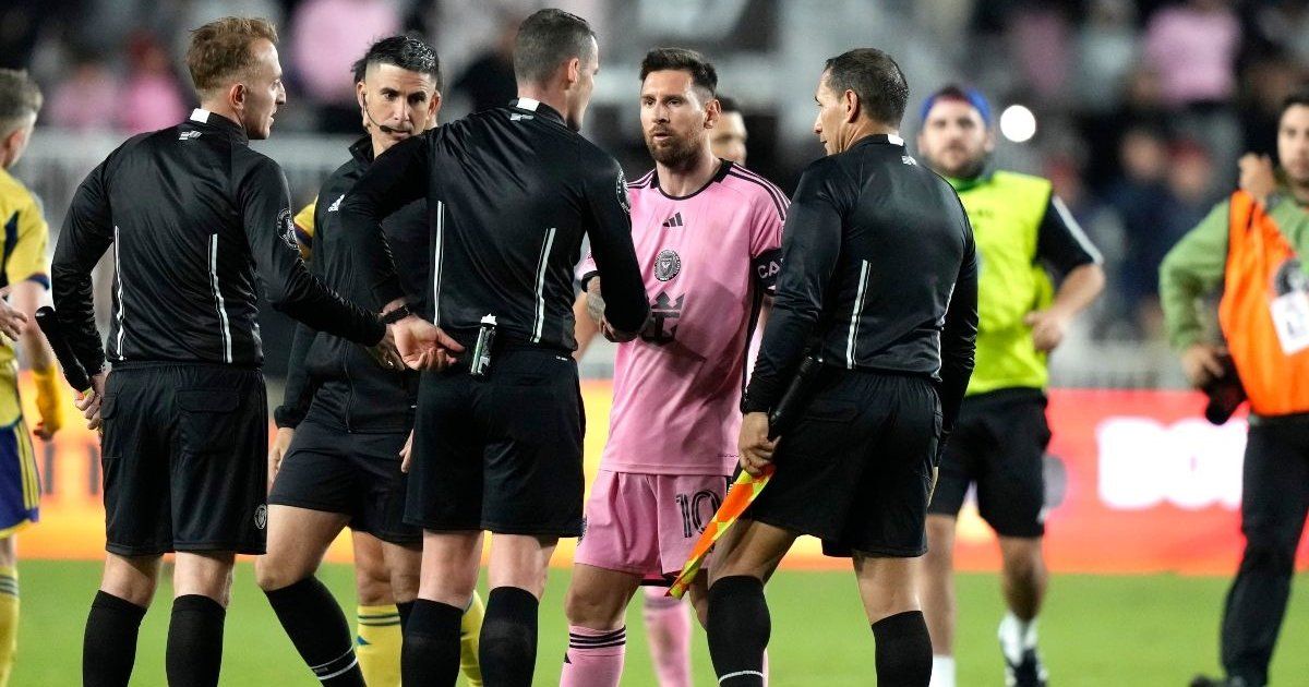 Commissioner assures that the MLS is "very prepared" for a referee strike