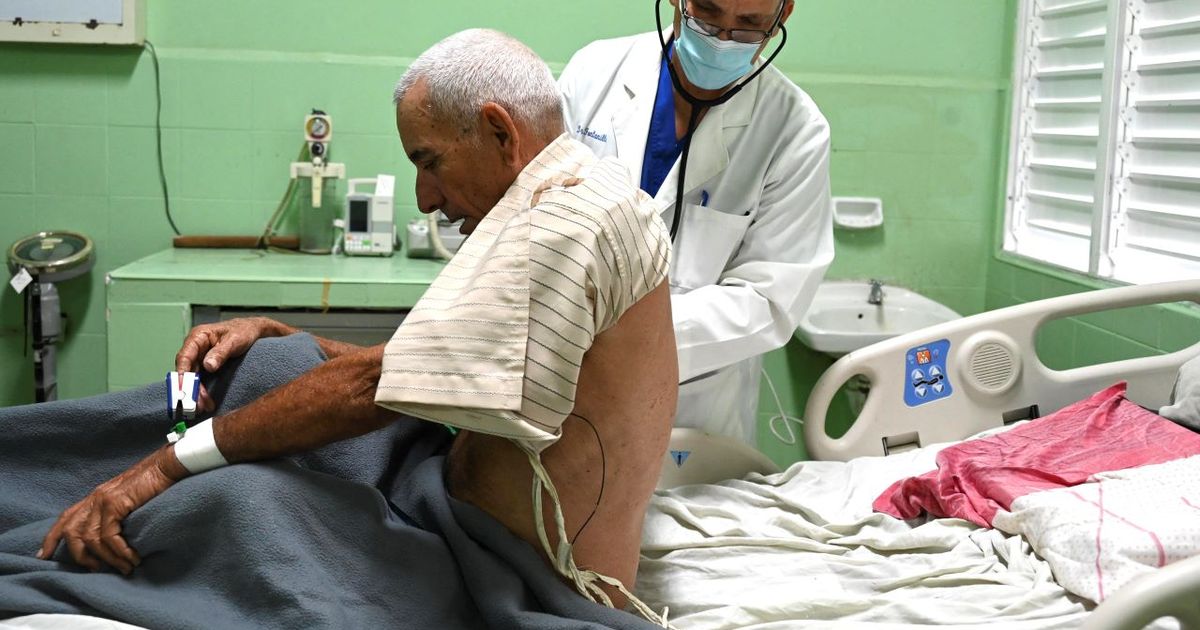 Cuba increases doctors' salaries from $21 to $56 to retain them
