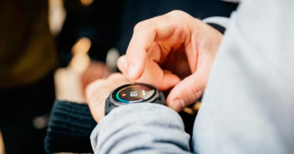 FDA warns about smartwatches that claim to measure blood sugar without needles