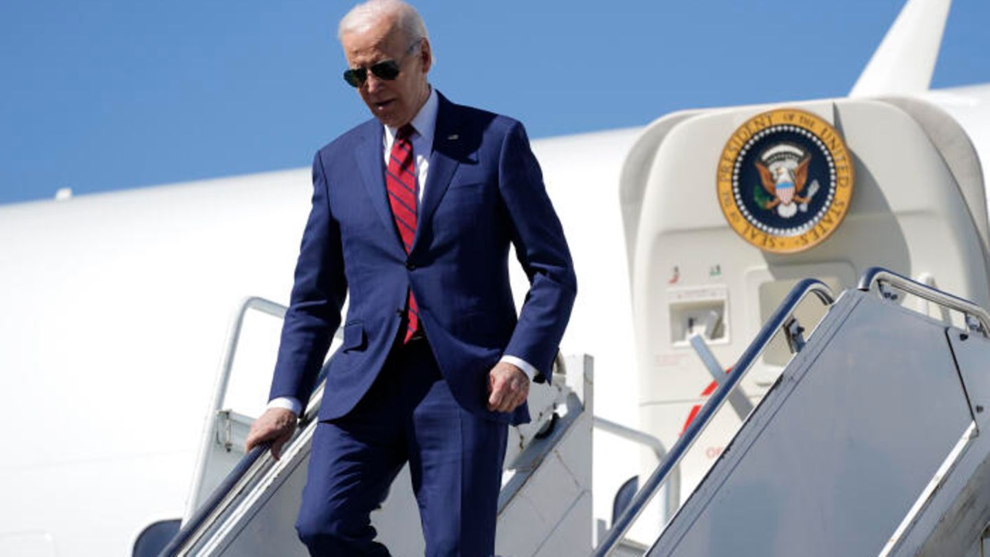 Joe Biden, Präsident der USA, verlässt die Air Force One auf der Maxwell Air Force Base