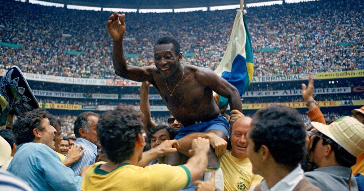 Medal won by Pelé in the 1962 World Cup is auctioned